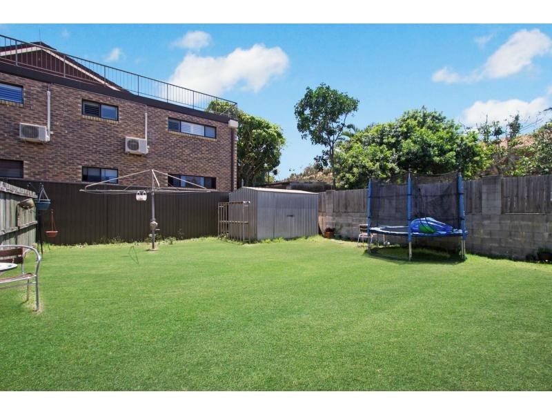 2/5 Fourteenth Avenue, Palm Beach QLD 4221