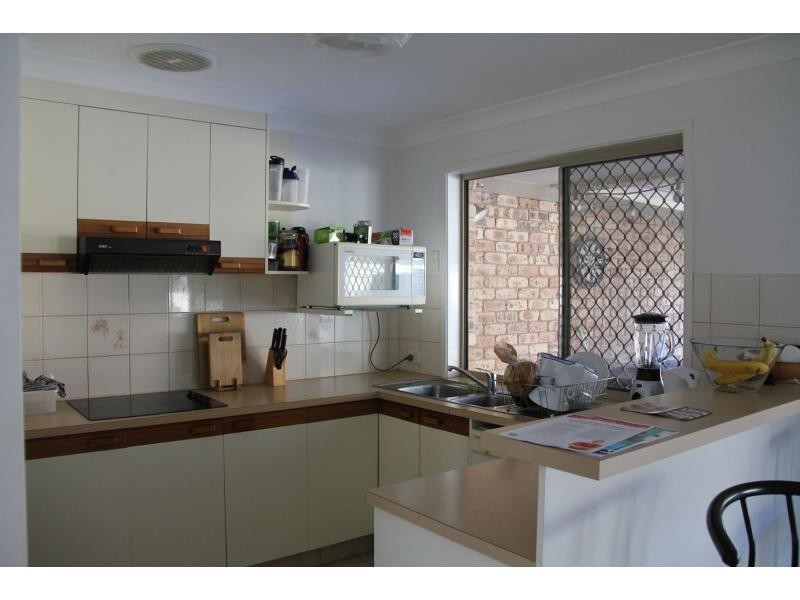 2/89 Treeview Drive, Burleigh Waters QLD 4220