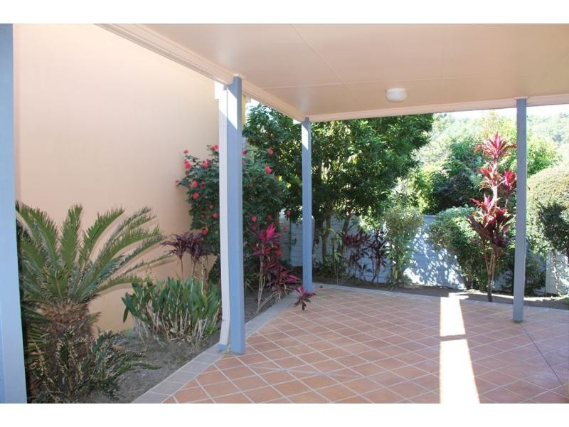 4/6 Burrabee Street, Burleigh Heads QLD 4220