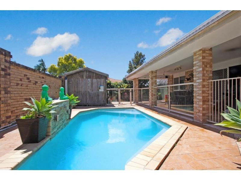 6 Treetop Court, Burleigh Waters QLD 4220
