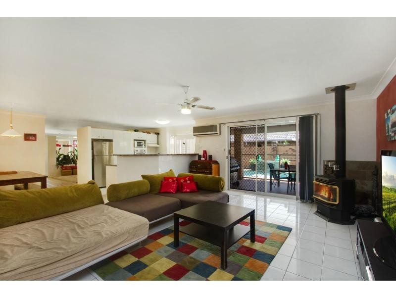 6 Treetop Court, Burleigh Waters QLD 4220