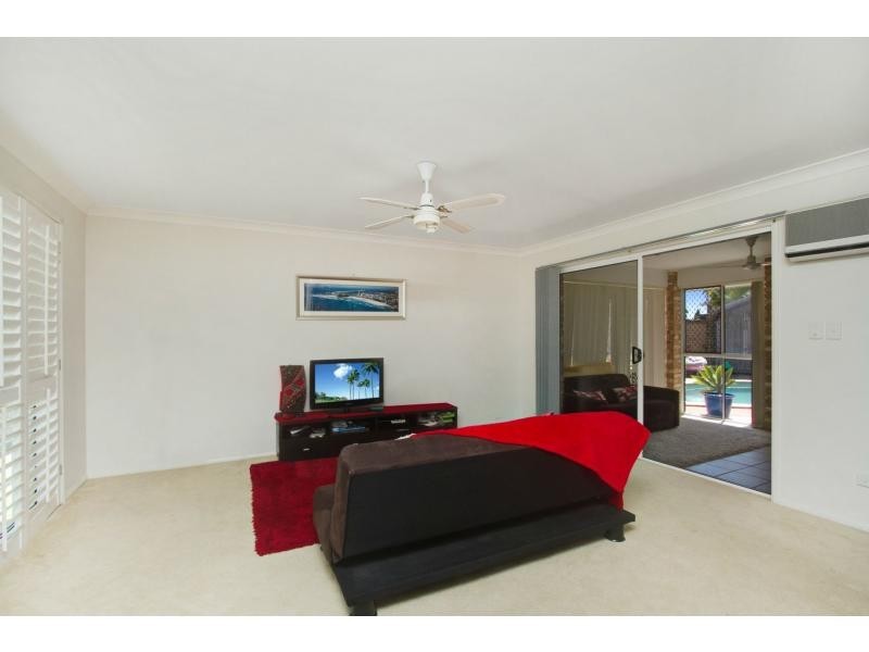 6 Treetop Court, Burleigh Waters QLD 4220