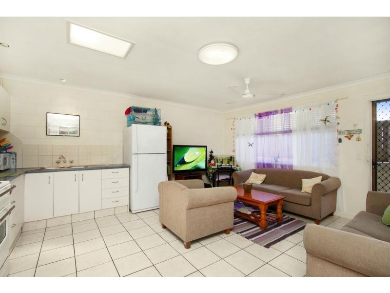 1/5 Fourteenth Avenue, Palm Beach QLD 4221