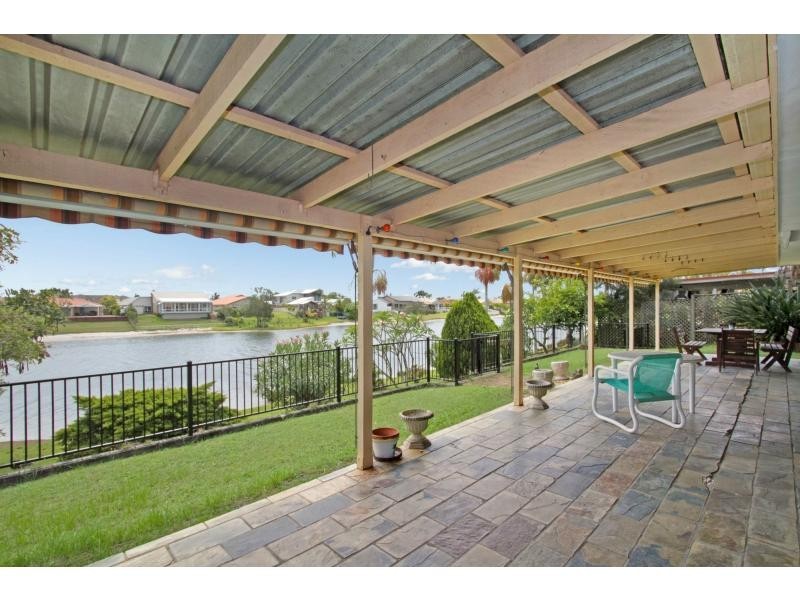 176 Acanthus Avenue, Burleigh Waters QLD 4220