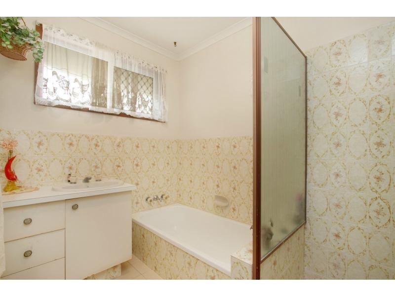 176 Acanthus Avenue, Burleigh Waters QLD 4220