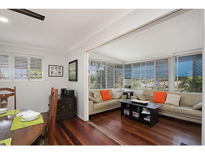 106 West Burleigh Road, Burleigh Heads QLD 4220