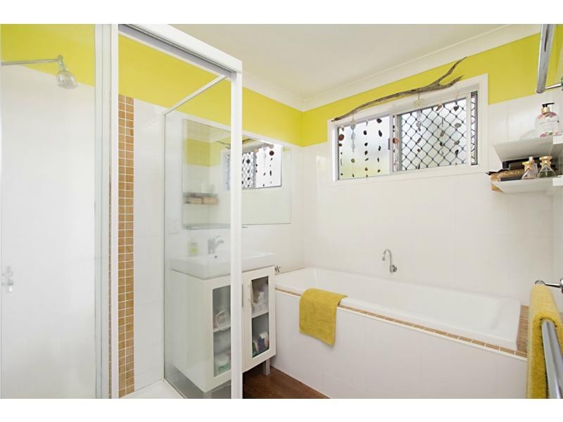 106 West Burleigh Road, Burleigh Heads QLD 4220