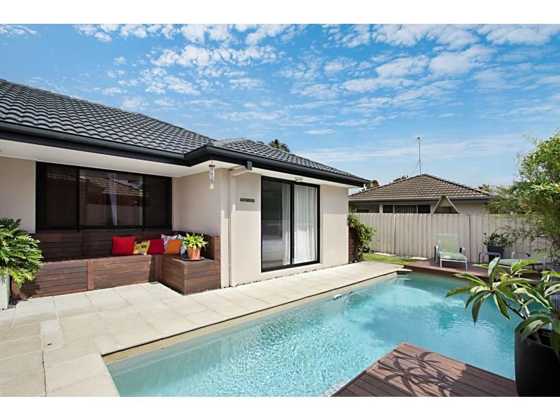 5 Greendale Place, Burleigh Waters QLD 4220