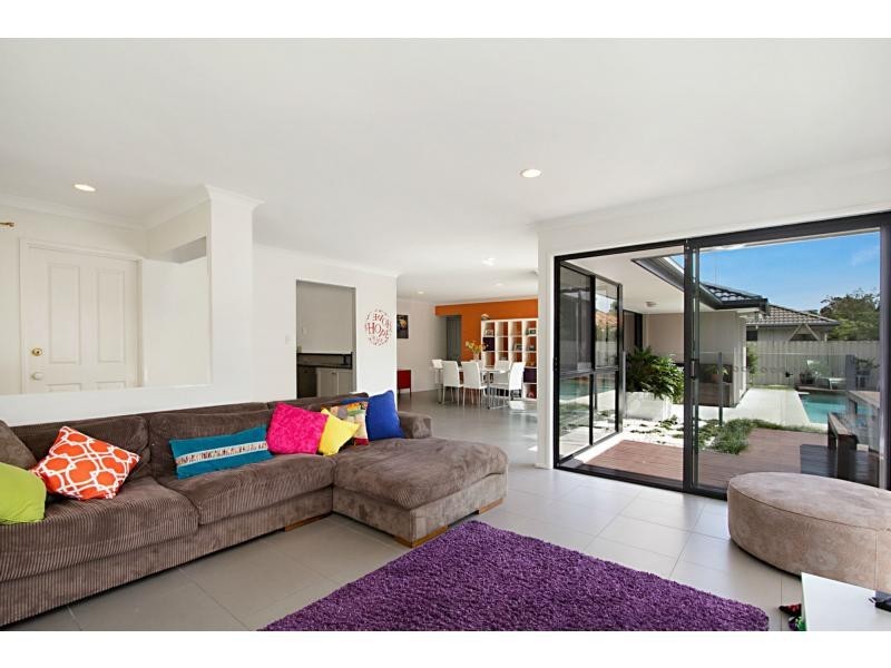 5 Greendale Place, Burleigh Waters QLD 4220