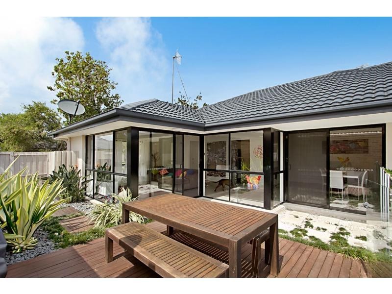 5 Greendale Place, Burleigh Waters QLD 4220