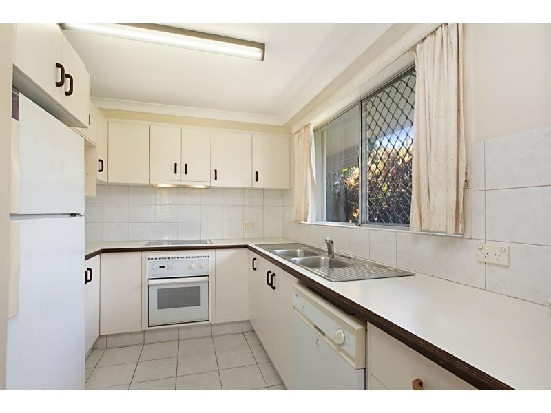 1 Winter Haven Key, Broadbeach Waters QLD 4218