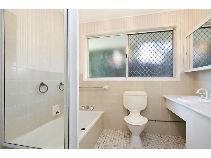 1 Winter Haven Key, Broadbeach Waters QLD 4218