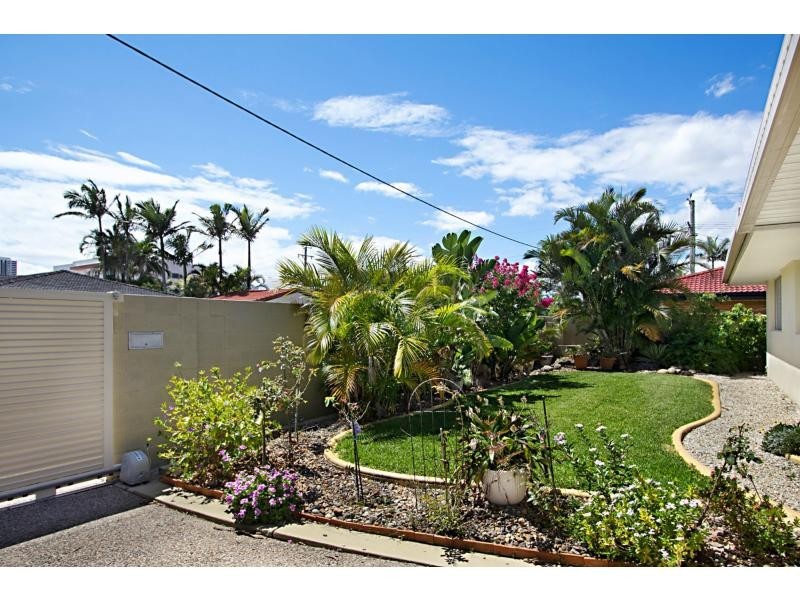 1 Winter Haven Key, Broadbeach Waters QLD 4218