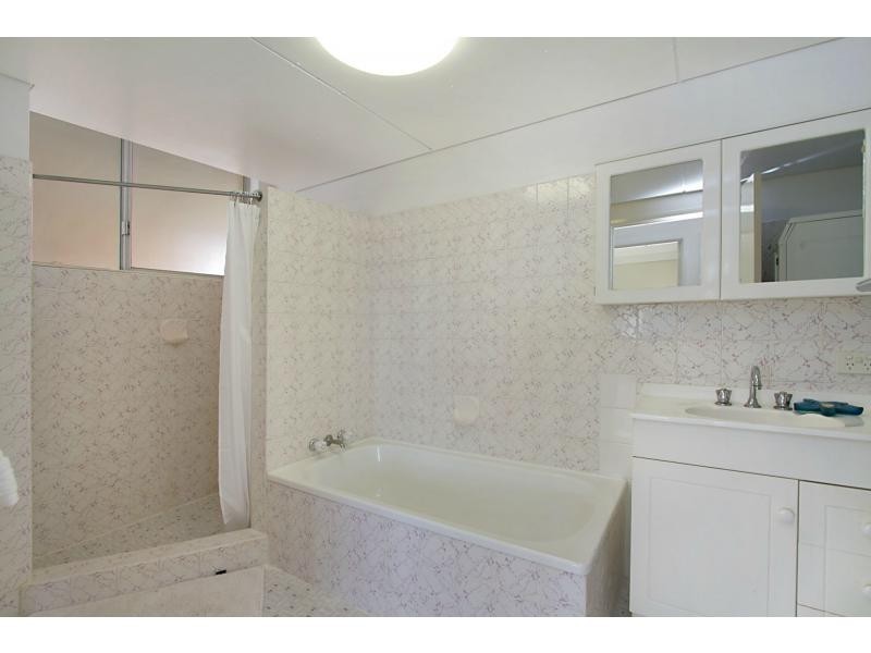 16/82 The Esplanade, Burleigh Heads QLD 4220