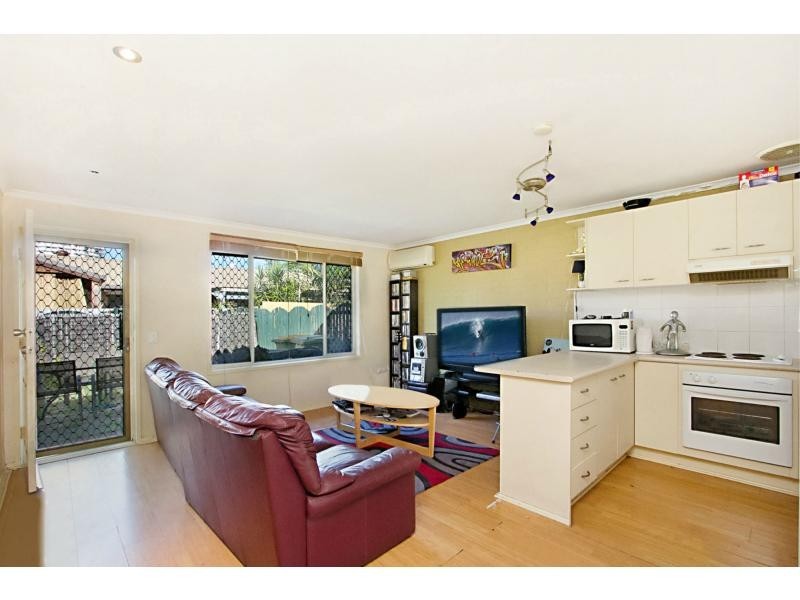 1/30 Nineteenth Avenue, Palm Beach QLD 4221