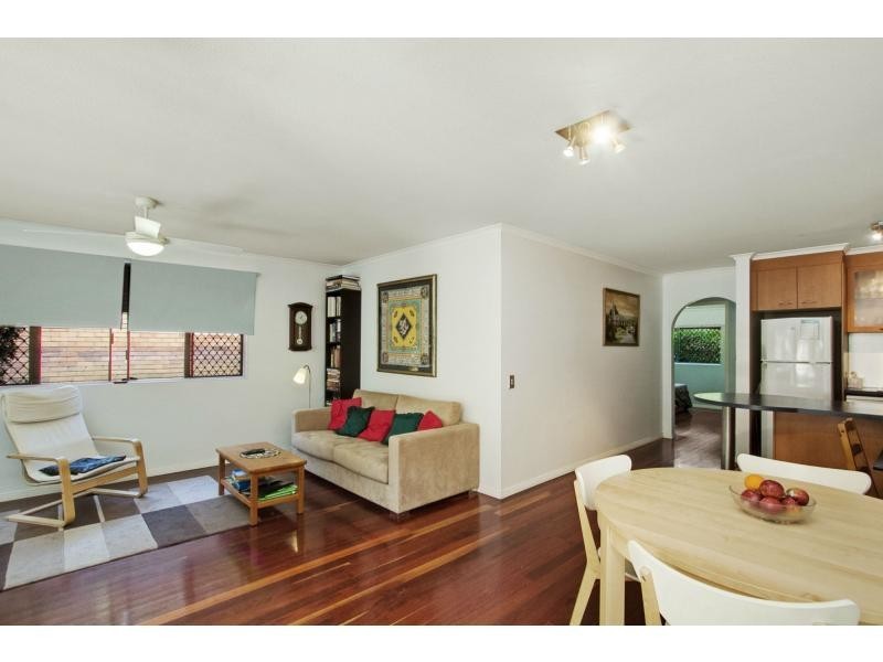 1/6 Albert Street, Burleigh Heads QLD 4220