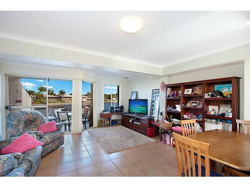 19/6 Lowood Court, Varsity Lakes QLD 4227