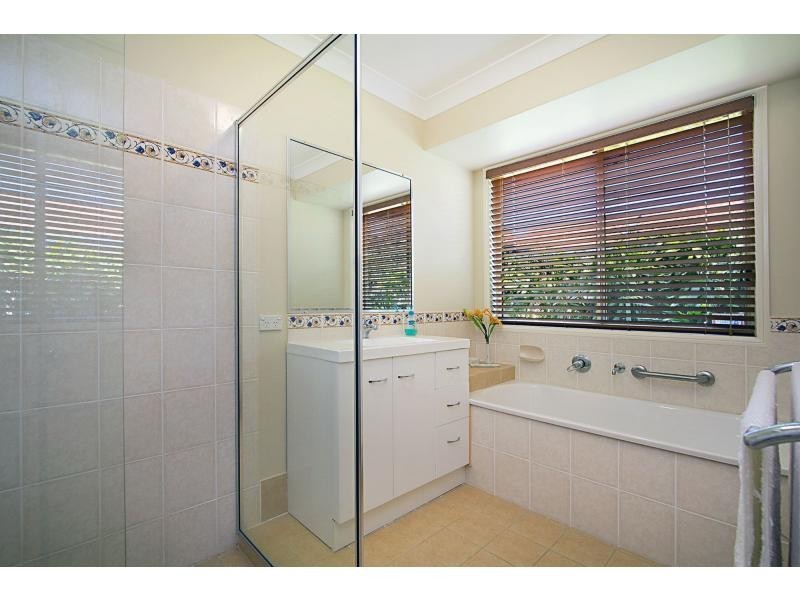 6 Arbury Hill Close, Burleigh Heads QLD 4220