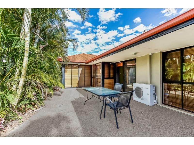 124 Harrier Drive, Burleigh Waters QLD 4220