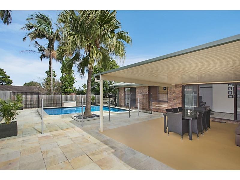 30 Grebe Place, Burleigh Waters QLD 4220