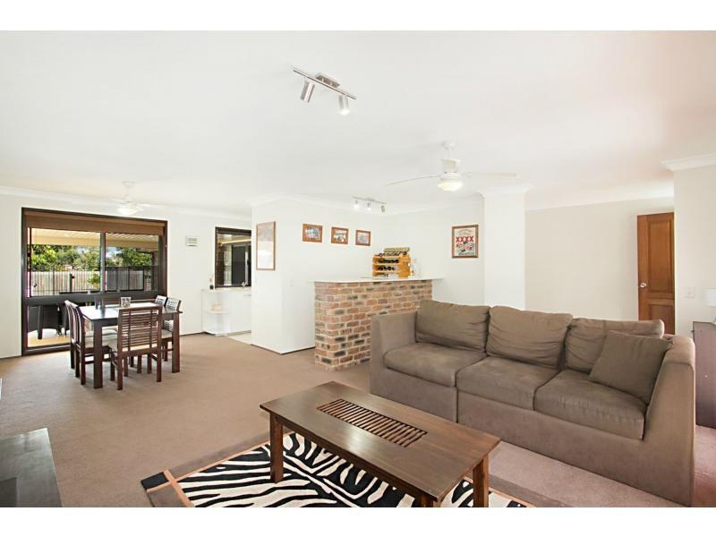 30 Grebe Place, Burleigh Waters QLD 4220