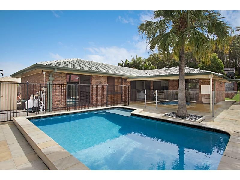 30 Grebe Place, Burleigh Waters QLD 4220
