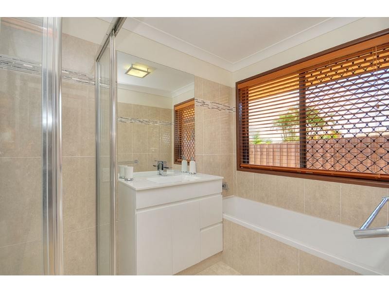 30 Grebe Place, Burleigh Waters QLD 4220