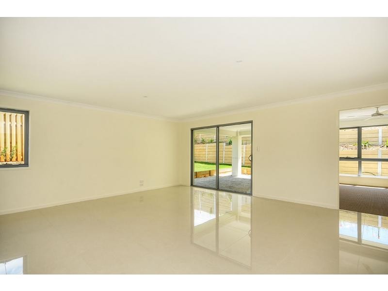 9 Sunbird Court, Elanora QLD 4221
