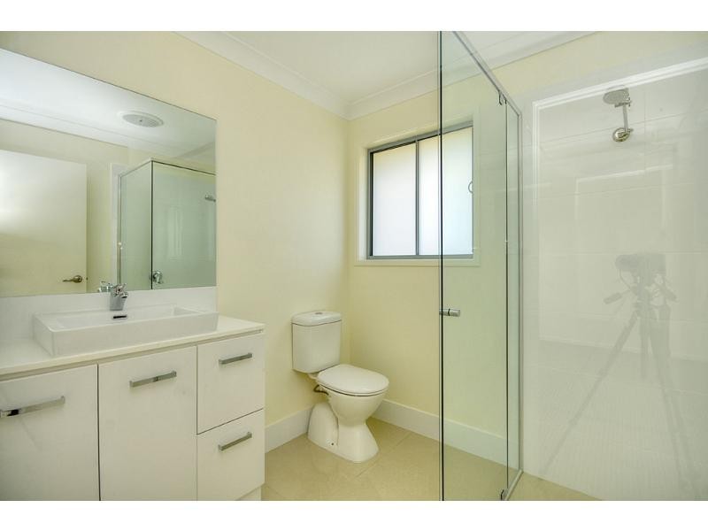 9 Sunbird Court, Elanora QLD 4221