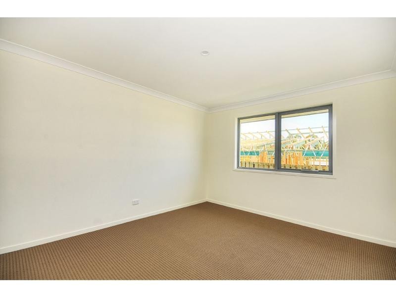 9 Sunbird Court, Elanora QLD 4221