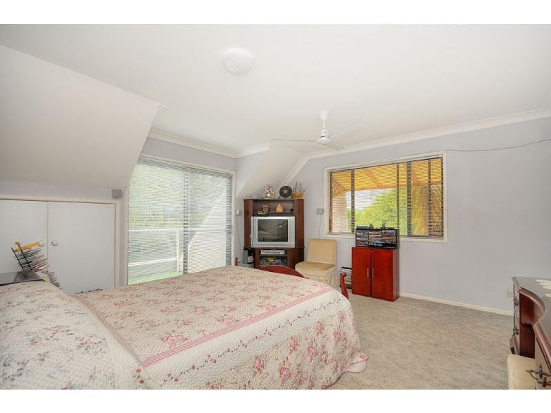 1 Karawatha Drive, Currumbin Waters QLD 4223