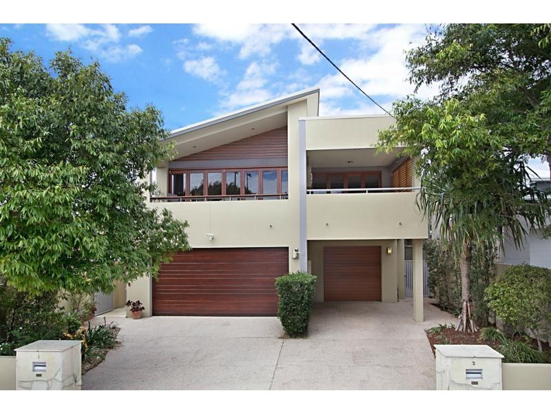 2/4 Acanthus Avenue, Burleigh Heads QLD 4220