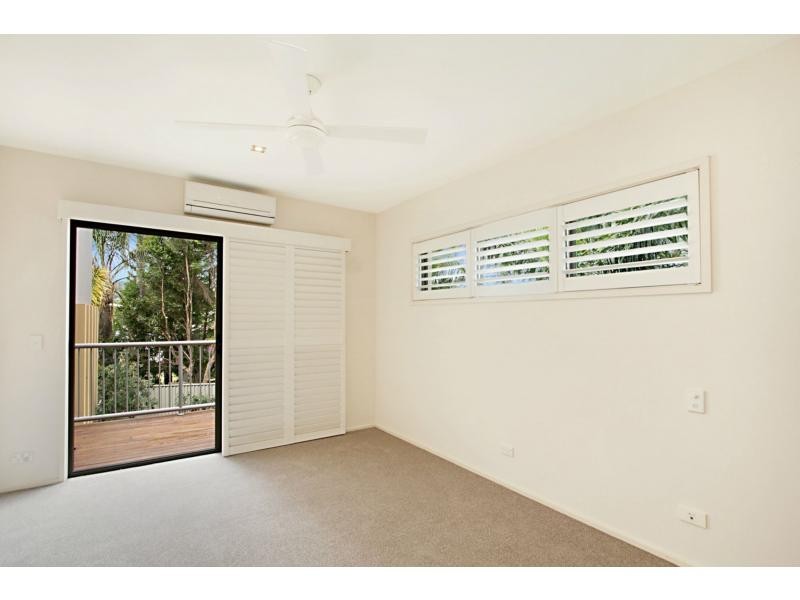 2/4 Acanthus Avenue, Burleigh Heads QLD 4220