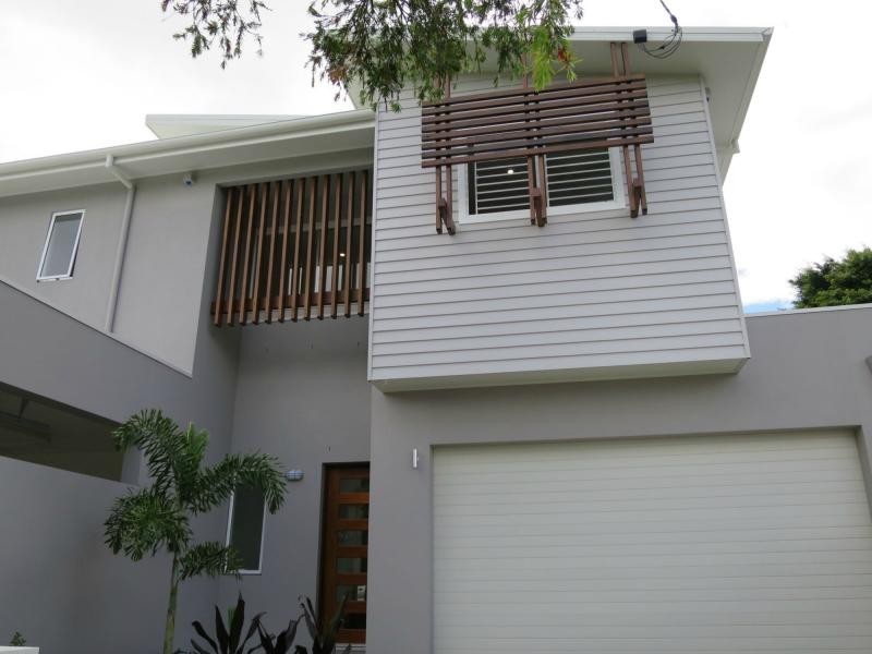 2/29 Nundah Avenue, Miami QLD 4220