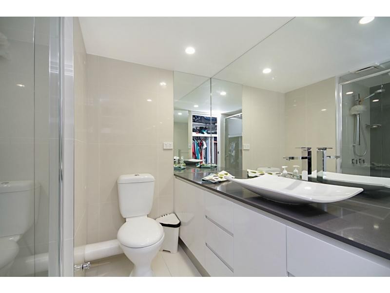 7/202 The Esplanade, Burleigh Heads QLD 4220