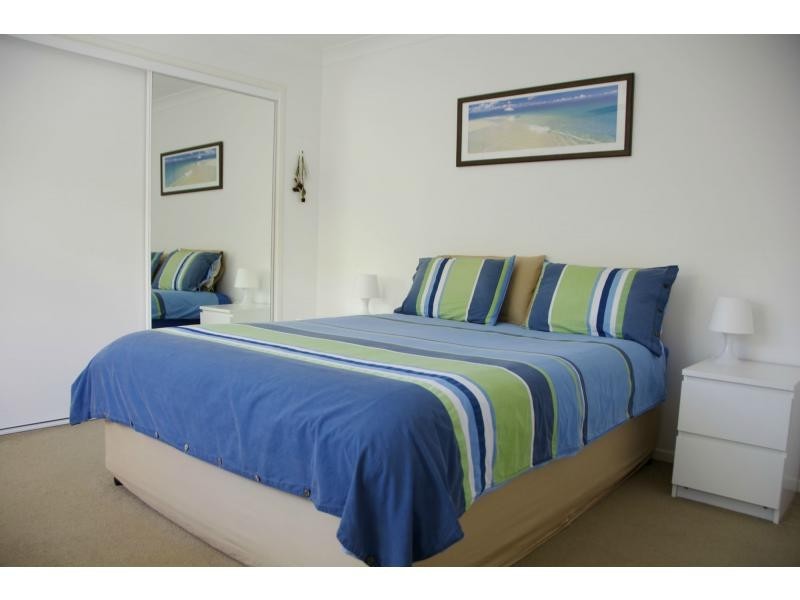 2/23 Sunbird Street, Burleigh Waters QLD 4220