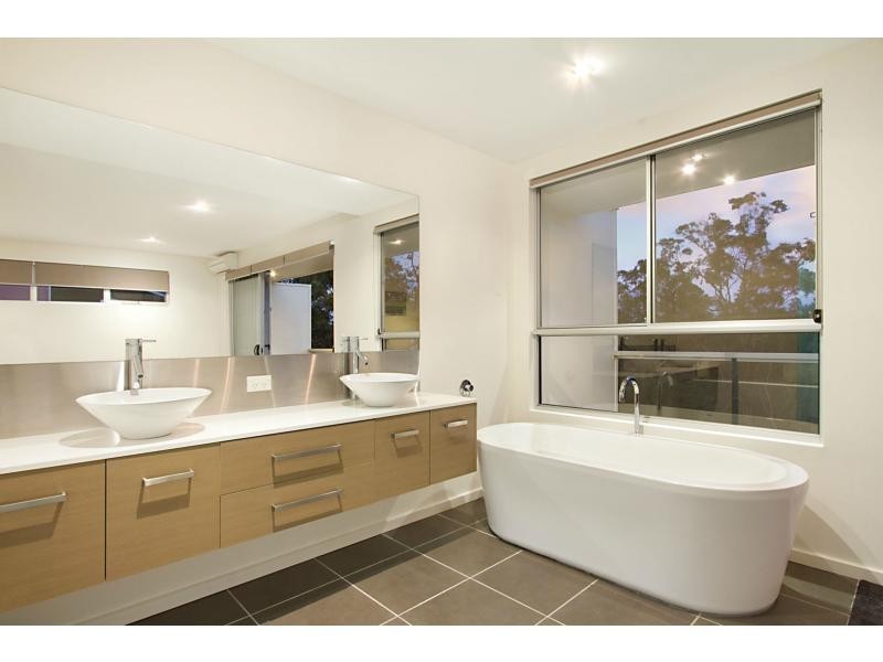 15 Gilgandra Close, Reedy Creek QLD 4227