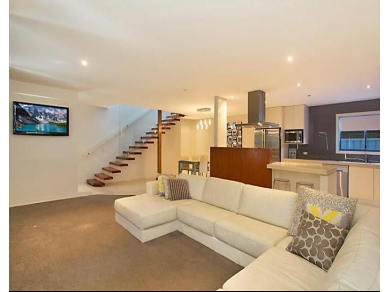 66 Philippine Parade, Palm Beach QLD 4221