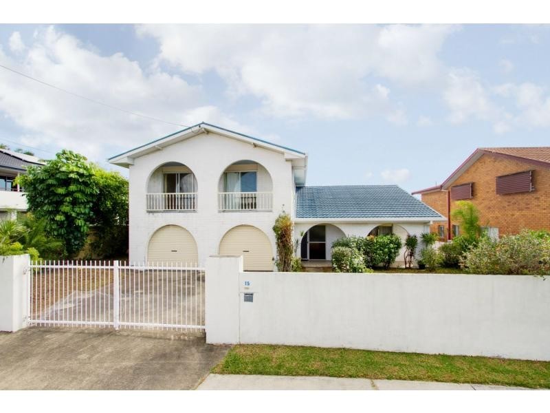 15 Seaview Parade, Elanora QLD 4221