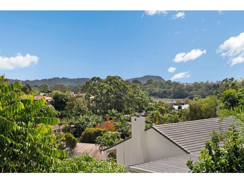 15 Seaview Parade, Elanora QLD 4221