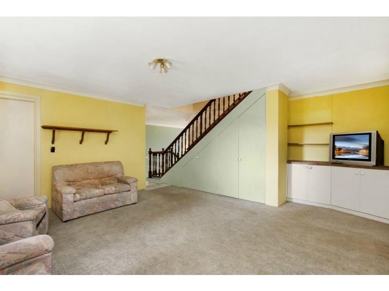 15 Seaview Parade, Elanora QLD 4221