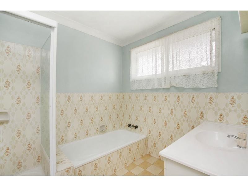 15 Seaview Parade, Elanora QLD 4221