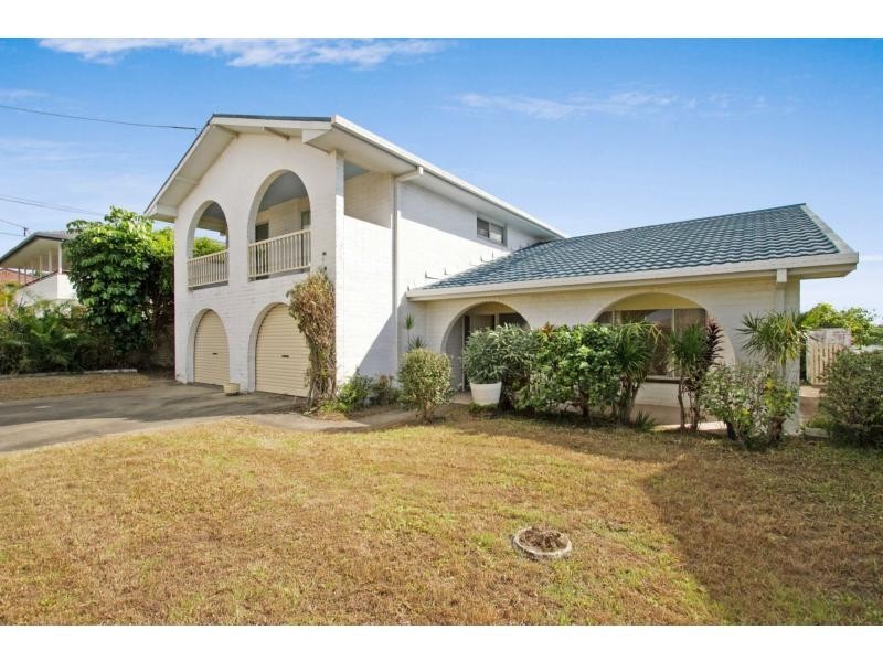 15 Seaview Parade, Elanora QLD 4221