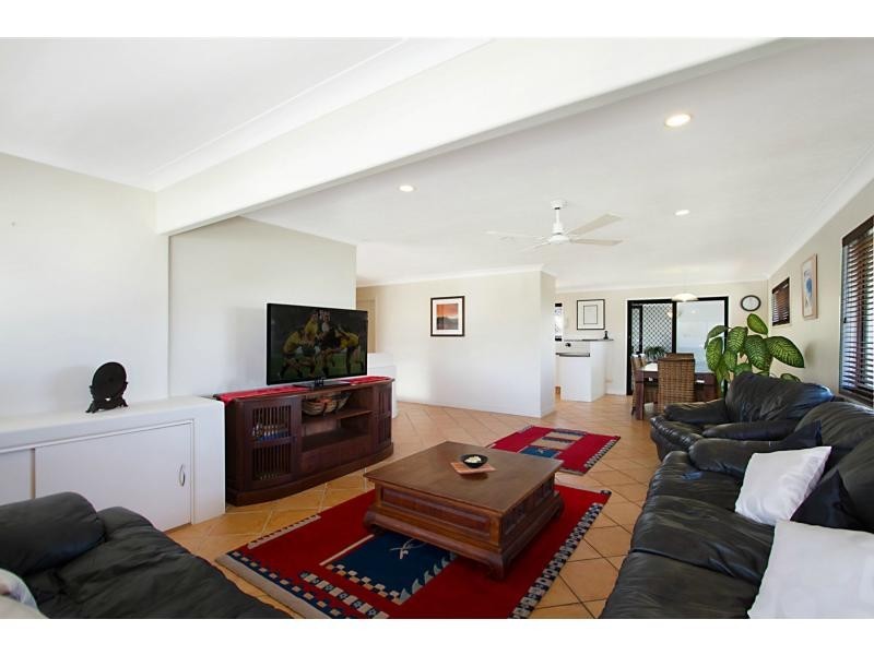 1 Warrina Crescent, Burleigh Heads QLD 4220