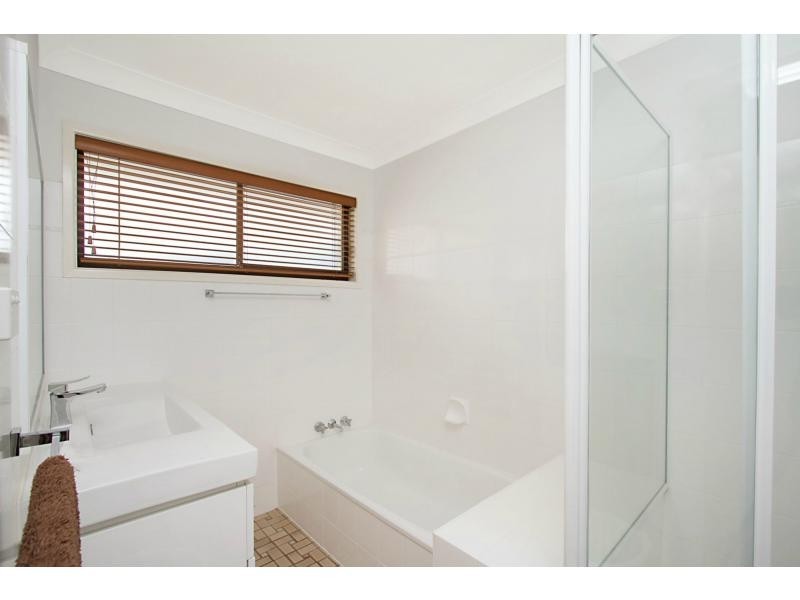 1 Warrina Crescent, Burleigh Heads QLD 4220