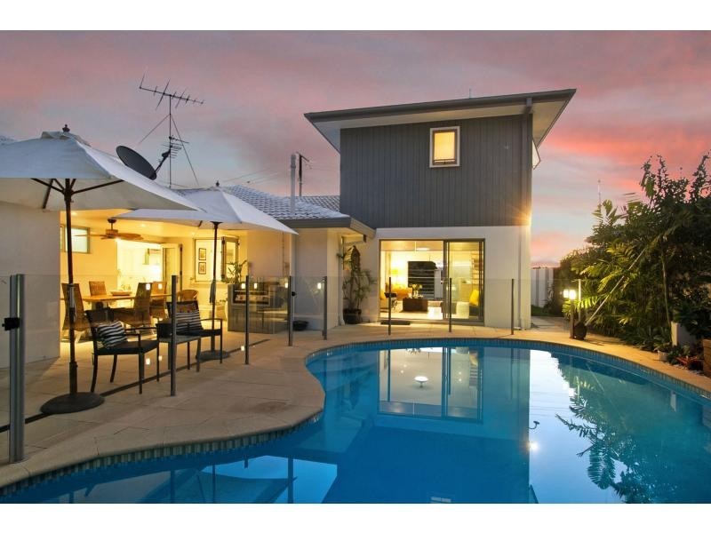 68 Acanthus Avenue, Burleigh Waters QLD 4220