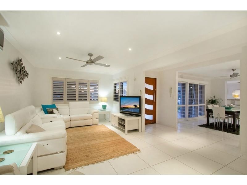 68 Acanthus Avenue, Burleigh Waters QLD 4220