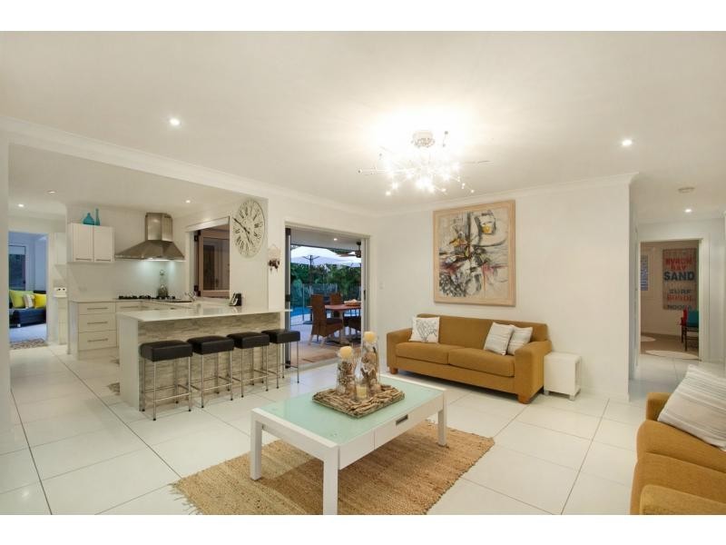 68 Acanthus Avenue, Burleigh Waters QLD 4220