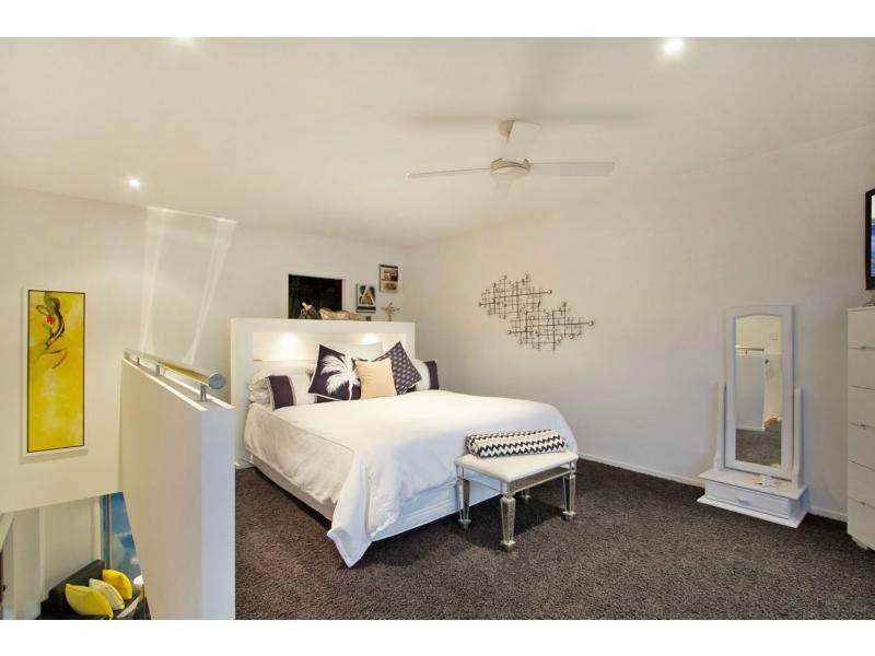 68 Acanthus Avenue, Burleigh Waters QLD 4220