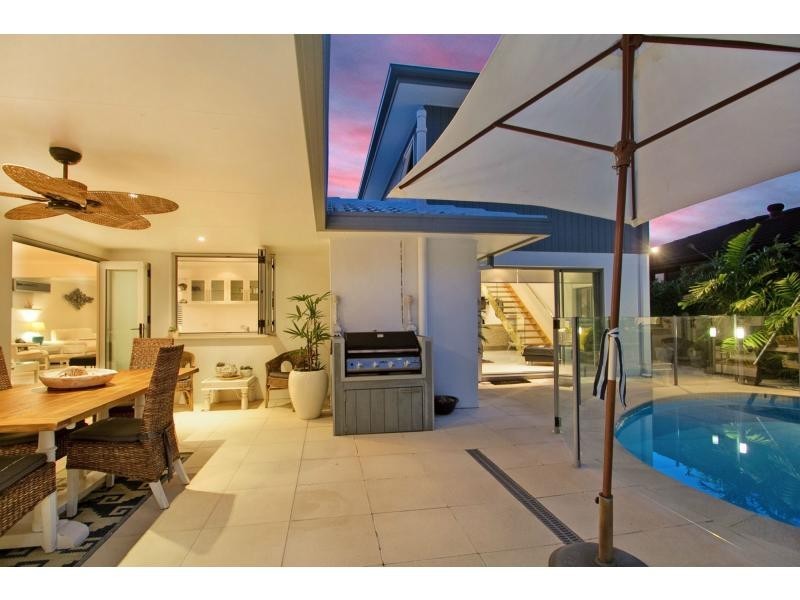 68 Acanthus Avenue, Burleigh Waters QLD 4220